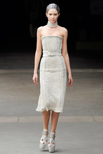 Look 17